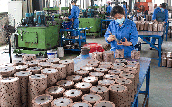 金剛石鋸片熱壓工藝生產(chǎn)廠(chǎng)家哪家好？