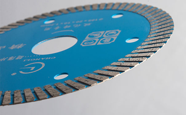 超薄金剛石鋸片在切割的時(shí)可以起到什么作用? 超薄金剛石鋸片在切割的時(shí)可以起到什么作用?