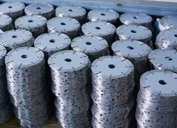 你知道石材專(zhuān)用鋸片冷卻潤(rùn)滑劑由哪些物質(zhì)組成的嗎？